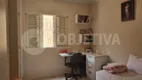 Foto 7 de Casa com 3 Quartos à venda, 174m² em Presidente Roosevelt, Uberlândia