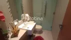 Foto 17 de Casa de Condomínio com 4 Quartos para alugar, 315m² em Morada da Colina, Uberlândia