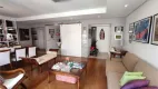 Foto 3 de Apartamento com 3 Quartos à venda, 210m² em Higienópolis, São Paulo