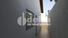 Foto 15 de Casa com 3 Quartos para alugar, 200m² em Tubalina, Uberlândia