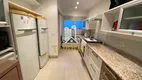 Foto 13 de Apartamento com 4 Quartos à venda, 180m² em Praia das Pitangueiras, Guarujá