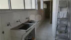 Foto 11 de Apartamento com 3 Quartos à venda, 208m² em Higienópolis, São Paulo