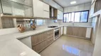 Foto 7 de Apartamento com 3 Quartos para alugar, 130m² em Centro, Florianópolis