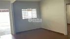 Foto 2 de Casa com 3 Quartos para alugar, 250m² em Brasil, Uberlândia