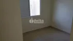 Foto 6 de Apartamento com 3 Quartos para alugar, 77m² em Laranjeiras, Uberlândia