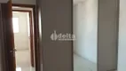 Foto 13 de Apartamento com 3 Quartos para alugar, 110m² em Santa Mônica, Uberlândia