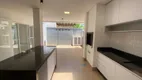 Foto 5 de Casa de Condomínio com 3 Quartos à venda, 180m² em Condominio Village Paradiso, Uberlândia