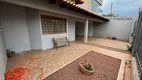 Foto 2 de Casa com 5 Quartos para alugar, 230m² em Jardim Oriente, Londrina