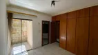 Foto 7 de Casa com 4 Quartos para alugar, 279m² em Jardim Karaíba, Uberlândia