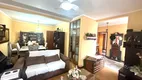 Foto 3 de Casa com 5 Quartos à venda, 296m² em Vila Ipiranga, Porto Alegre