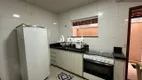 Foto 2 de Apartamento com 2 Quartos à venda, 60m² em Universitário, Uberaba
