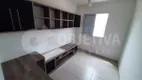Foto 10 de Apartamento com 3 Quartos para alugar, 97m² em Santa Mônica, Uberlândia