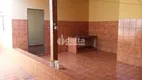 Foto 6 de Casa com 3 Quartos para alugar, 98m² em Santa Mônica, Uberlândia