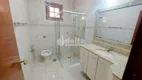 Foto 14 de Casa com 4 Quartos à venda, 242m² em Umuarama, Uberlândia