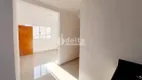 Foto 3 de Apartamento com 2 Quartos para alugar, 80m² em Santa Rosa, Uberlândia