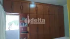 Foto 6 de Casa com 3 Quartos para alugar, 220m² em Jardim Colina, Uberlândia