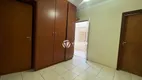 Foto 3 de Apartamento com 2 Quartos à venda, 77m² em Olinda, Uberaba