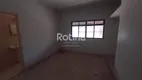 Foto 2 de Casa com 3 Quartos para alugar, 150m² em Saraiva, Uberlândia