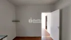 Foto 15 de Casa com 3 Quartos para alugar, 110m² em Santa Mônica, Uberlândia