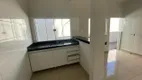 Foto 2 de Casa com 2 Quartos para alugar, 80m² em Santa Mônica, Uberlândia
