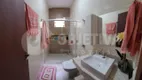 Foto 16 de Casa com 4 Quartos à venda, 200m² em Santa Mônica, Uberlândia