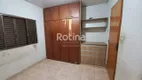 Foto 3 de Casa com 2 Quartos à venda, 140m² em Saraiva, Uberlândia