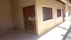 Foto 2 de Casa com 3 Quartos para alugar, 120m² em Cidade Jardim, Uberlândia