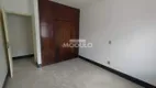 Foto 11 de Casa com 4 Quartos para alugar, 220m² em Osvaldo Rezende, Uberlândia