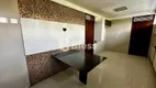 Foto 11 de Apartamento com 4 Quartos à venda, 240m² em Candelária, Natal