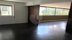 Foto 13 de Apartamento com 3 Quartos à venda, 210m² em Itaim Bibi, São Paulo