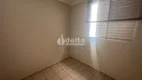 Foto 11 de Apartamento com 2 Quartos para alugar, 50m² em Patrimônio, Uberlândia
