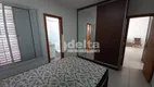 Foto 7 de Apartamento com 3 Quartos para alugar, 105m² em Jardim Finotti, Uberlândia