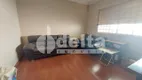 Foto 2 de Casa com 5 Quartos à venda, 234m² em Santa Mônica, Uberlândia