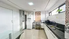 Foto 7 de Apartamento com 4 Quartos à venda, 235m² em Candelária, Natal