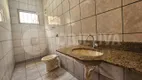 Foto 22 de Casa com 3 Quartos para alugar, 189m² em Santa Mônica, Uberlândia