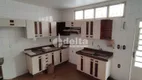 Foto 3 de Casa com 7 Quartos à venda, 261m² em Martins, Uberlândia