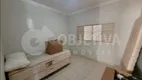 Foto 8 de Casa com 3 Quartos para alugar, 200m² em Tubalina, Uberlândia