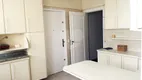 Foto 4 de Apartamento com 3 Quartos à venda, 170m² em Higienópolis, São Paulo