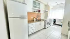 Foto 8 de Apartamento com 2 Quartos à venda, 64m² em Indaiá, Caraguatatuba