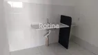 Foto 3 de Apartamento com 2 Quartos à venda, 46m² em Tubalina, Uberlândia