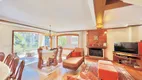 Foto 3 de Casa de Condomínio com 4 Quartos à venda, 239m² em Saint Moritz, Gramado
