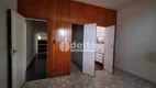 Foto 6 de Casa com 3 Quartos para alugar, 301m² em Santa Maria, Uberlândia