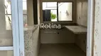 Foto 6 de Casa com 2 Quartos à venda, 66m² em Umuarama, Uberlândia