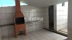 Foto 11 de Casa com 3 Quartos para alugar, 100m² em Jardim Brasília, Uberlândia