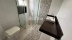 Foto 16 de Apartamento com 3 Quartos para alugar, 70m² em Nossa Senhora Aparecida, Uberlândia