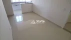 Foto 3 de Apartamento com 2 Quartos à venda, 51m² em Santa Mônica, Uberlândia