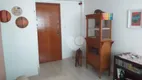 Foto 2 de Apartamento com 2 Quartos à venda, 47m² em Laranjeiras, Rio de Janeiro