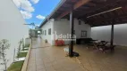 Foto 2 de Casa com 3 Quartos para alugar, 320m² em Osvaldo Rezende, Uberlândia