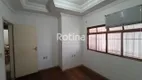 Foto 6 de Casa com 4 Quartos à venda, 234m² em Lidice, Uberlândia