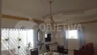 Foto 9 de Casa com 3 Quartos à venda, 220m² em Santa Mônica, Uberlândia